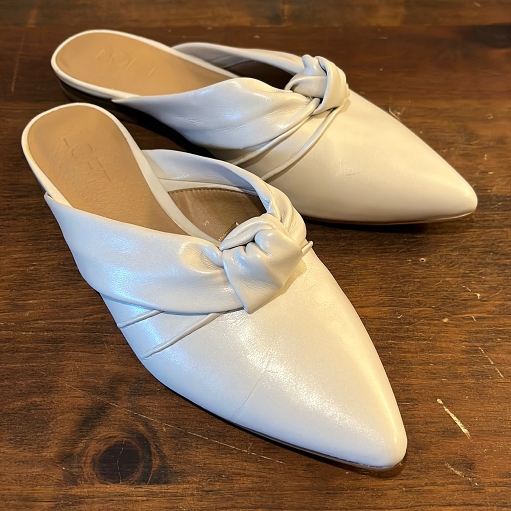 LOFT flat pointed toe knot accent mules